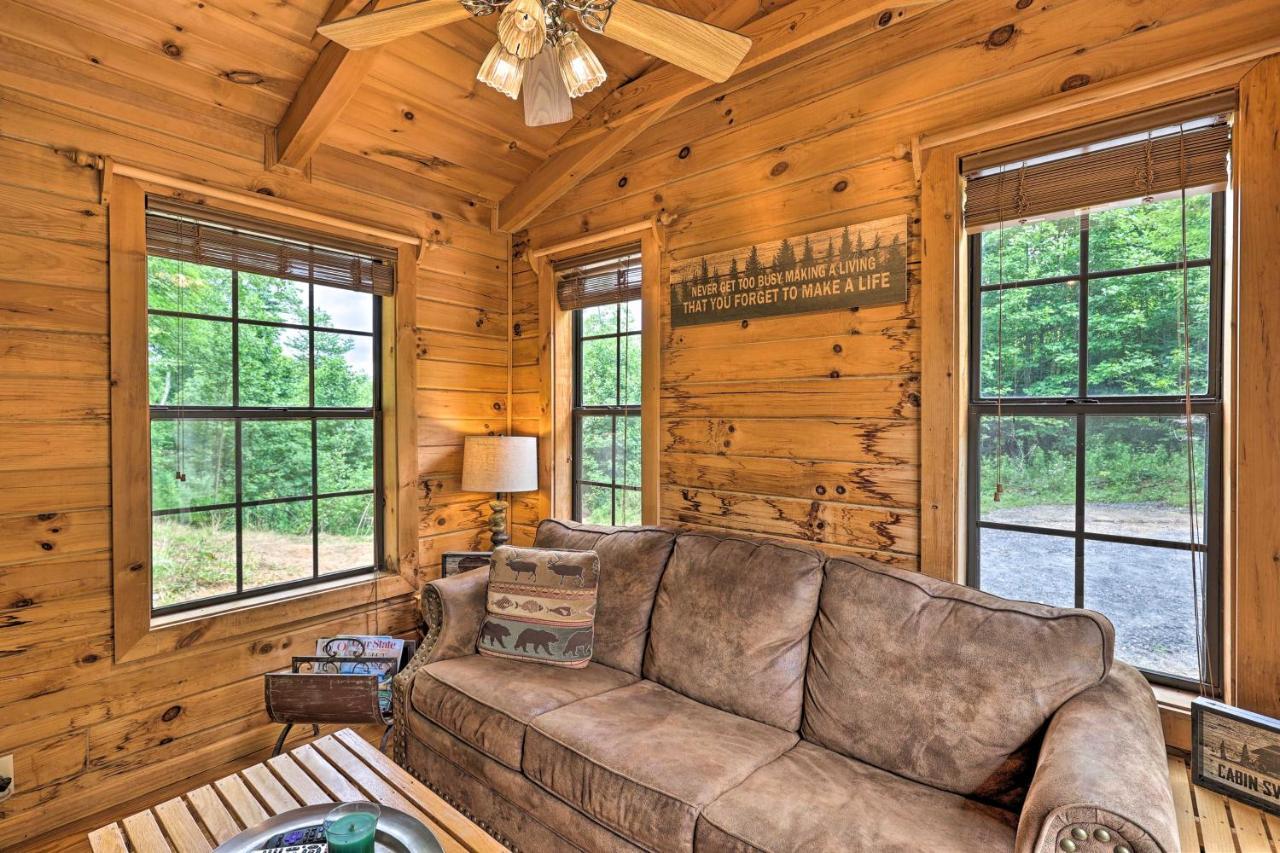 Quaint Log Cabin With Views Near West Jefferson Warrensville Exterior foto