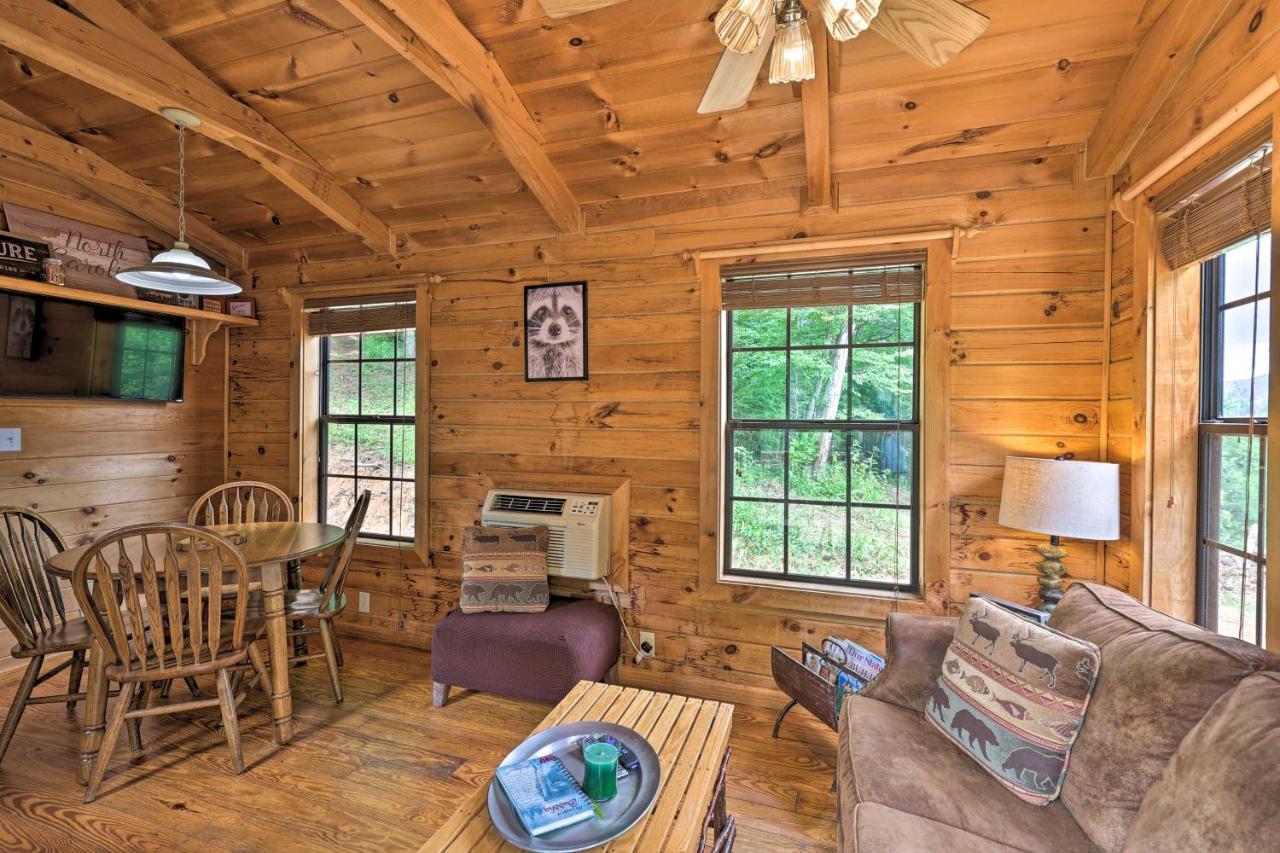 Quaint Log Cabin With Views Near West Jefferson Warrensville Exterior foto