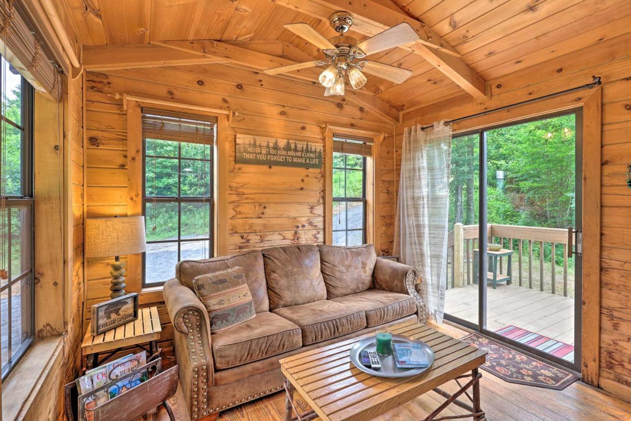 Quaint Log Cabin With Views Near West Jefferson Warrensville Exterior foto